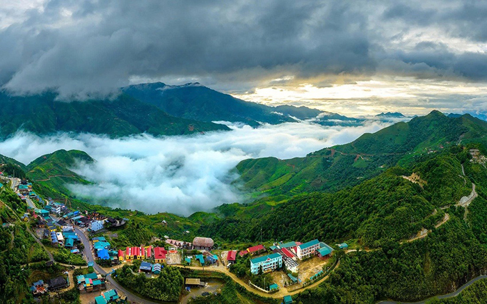 Khám phá vẻ đẹp mây trời Tà Xùa – nơi săn mây lý tưởng cho các tín đồ du lịch.