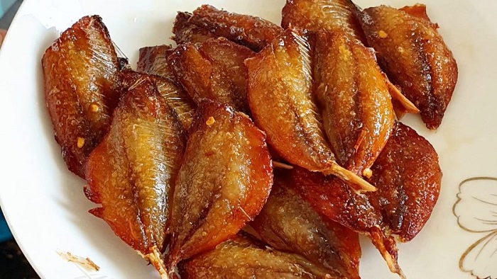 Cá chỉ vàng chiên giòn là món ăn quen thuộc, dễ làm